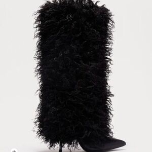 Luxurious Black Fur-Trimmed Women's Boots